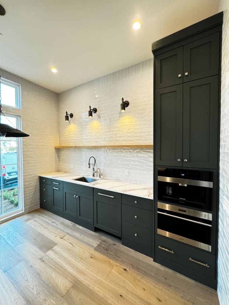 Modern kitchen cabinets with island design in Beaufort SC